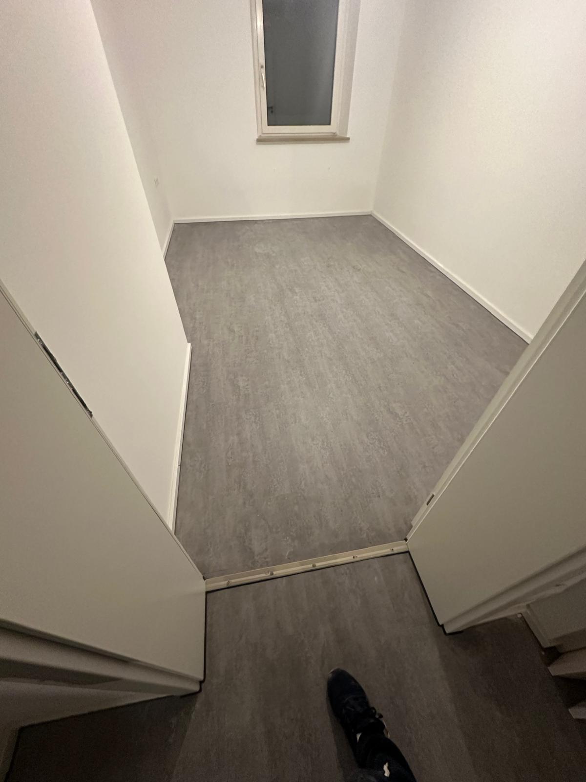 Flur mit neuem Vinylboden