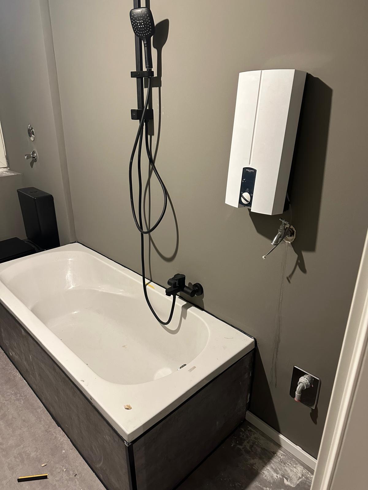 Badezimmer Totale mit Dusche und Wanne